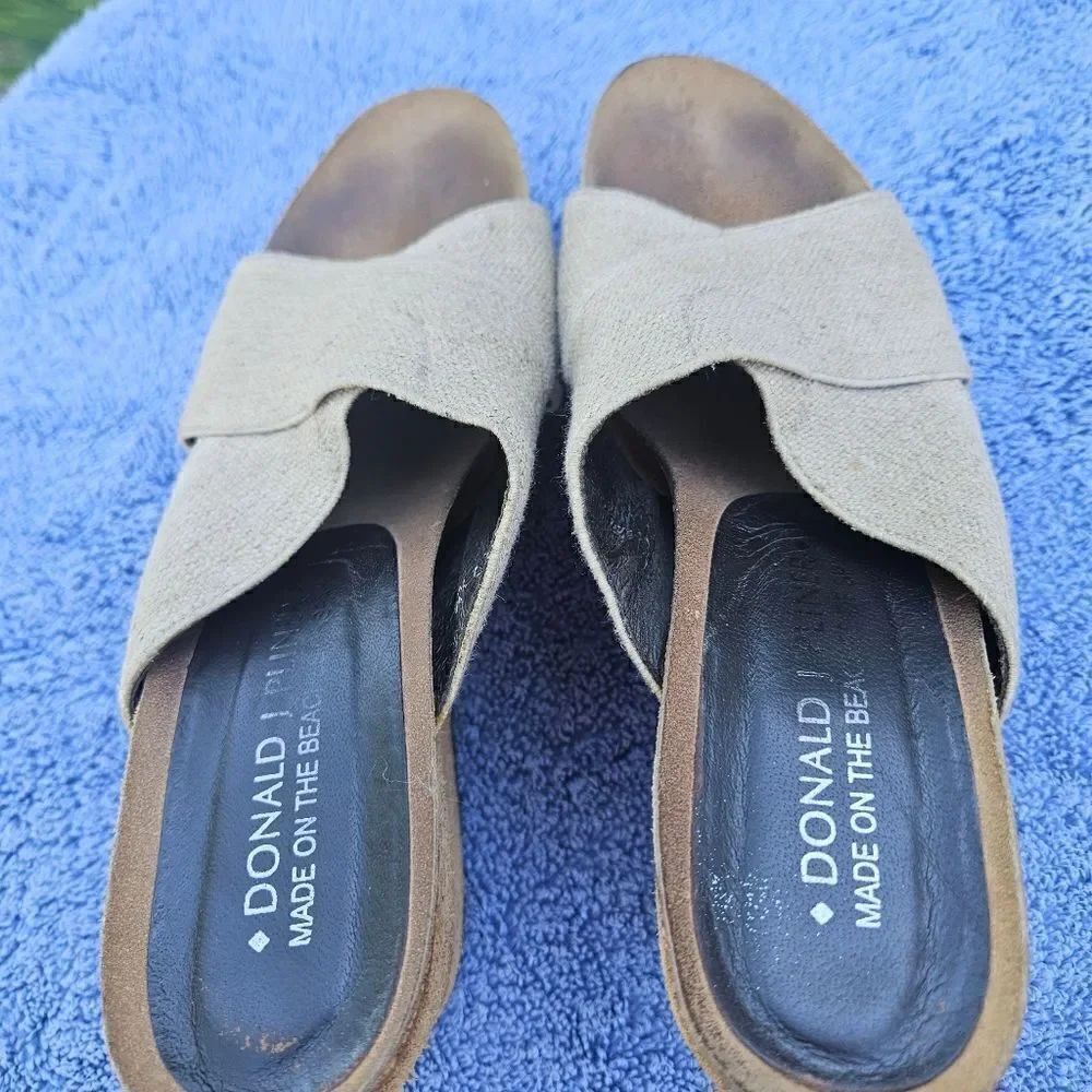 Donal J Pliner wedge sandals - Picture 8 of 8